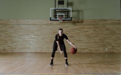 USBA美国篮球学院USBA美国篮球学院：女生如何练好篮球